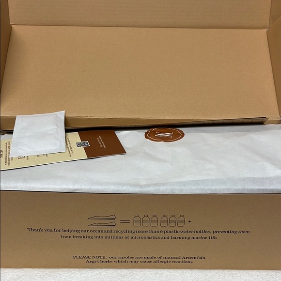 VIVAIA Margot Walker Mary-Jane (Lightweight Square Toe); Navy; US 10; EU 41.5 M - Picture 11 of 11